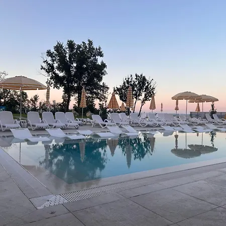 Sunrise L 1bd Sea View L Pool L Free Parking 아파트 바르나