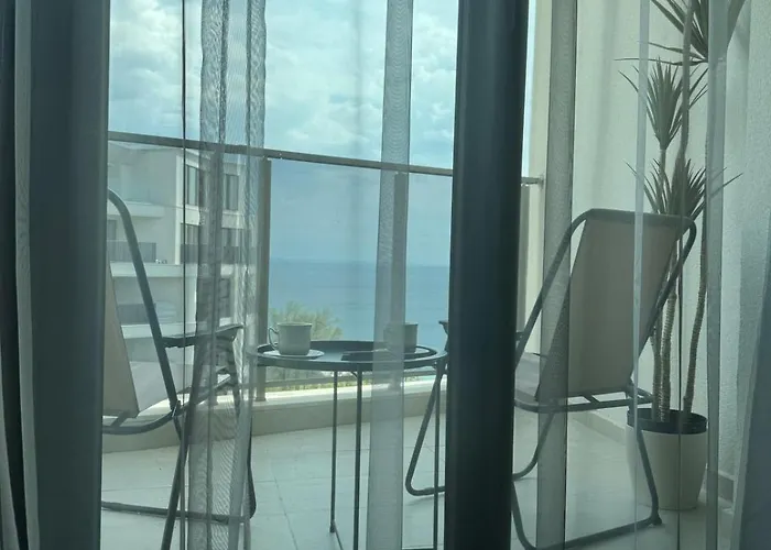 Apartment Sunrise L 1bd Sea View L Pool L Free Parking Warna